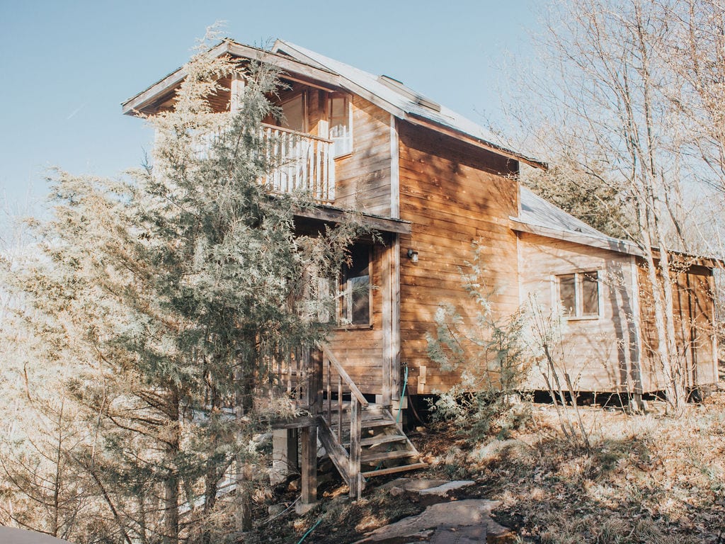 Bob's Lake Cottages & Escapes - A unique lakefront venue for family